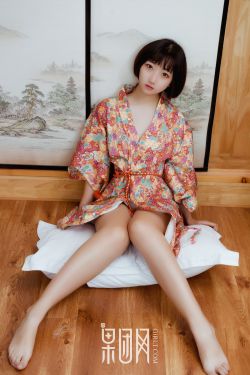 俄罗斯海滩piss女厕所